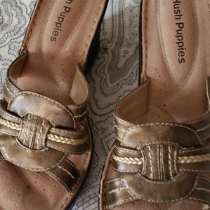 BRAND NEW NEVER WORN EXTREMELY COMFY HUSHPUPPIES